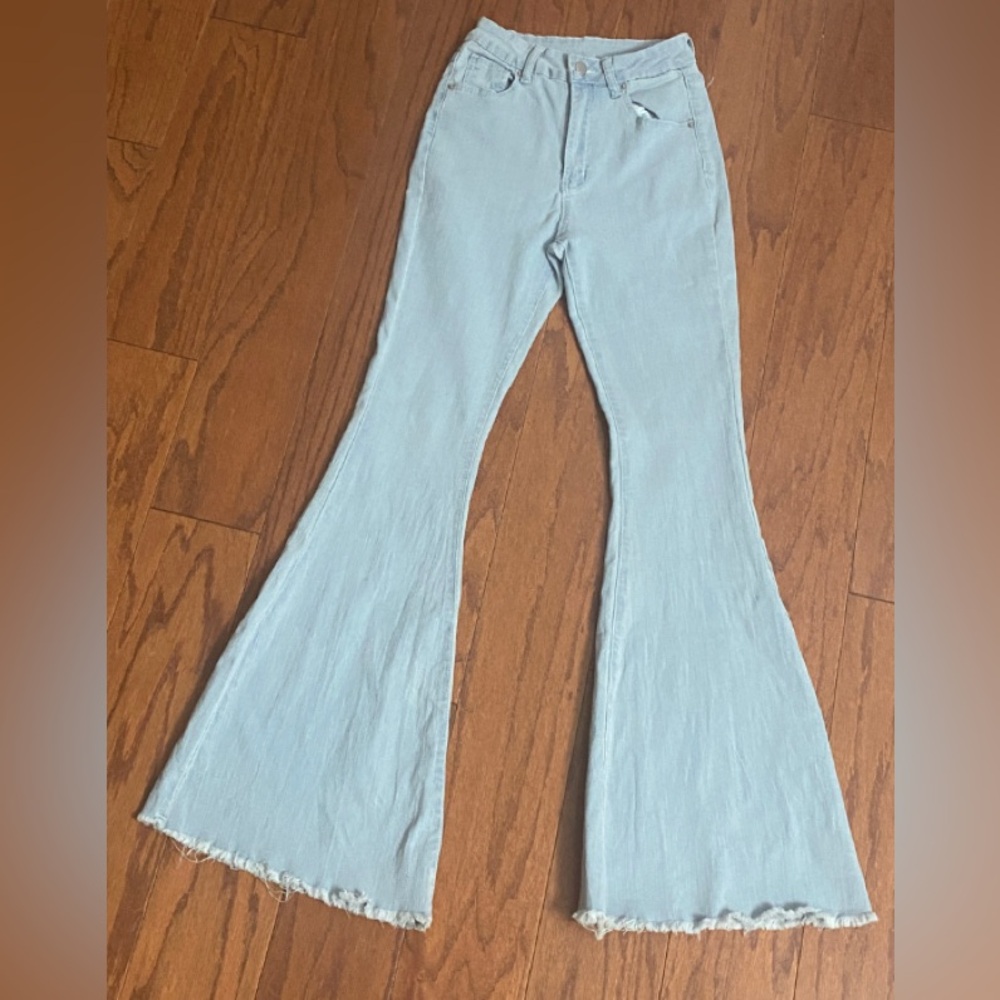 SHEIN Light Blue high rise Flare jeans- Size Small-Tall with bag